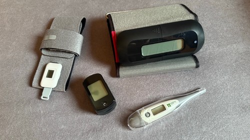 Blood pressure oxymeter - blood,