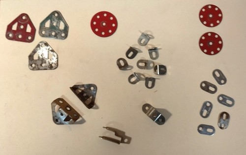 Pieces de meccano - 1,3,