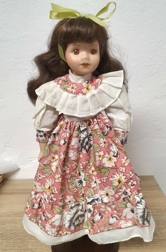 Poupée artiste en - poupée,