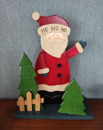 Pere noel bois avec sapins - pere,