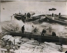 1934 Press Photo Timber bargeon fire at Summit wharf at Vauxhall