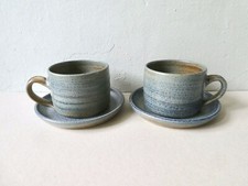 2 grandes tasses et sous