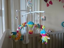 Mobile musical coloré