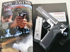 Magazine Gun de décembre 1993 avec type cheville Desert Eagle M92FS P38 et M459
