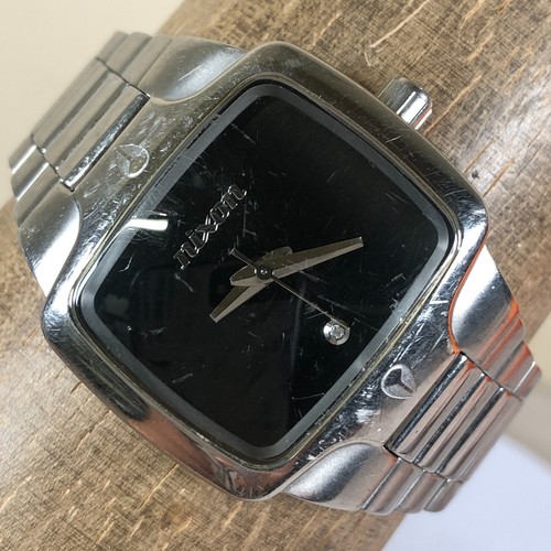 Nixon small player - small,
