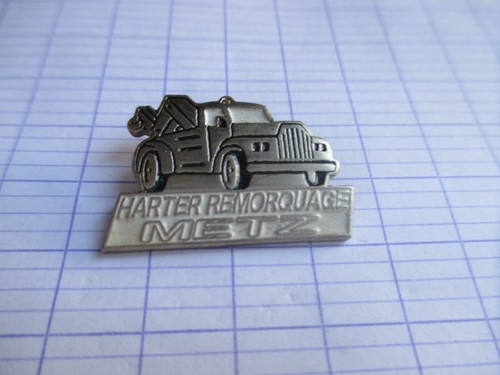 Pin véhicule dépannage - pin's,