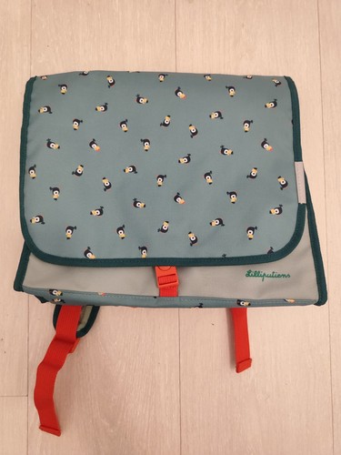 Cartable avec attache centrale