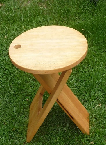 Tabouret pliant authentique