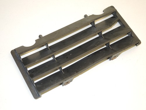 Carénage grille radiateur