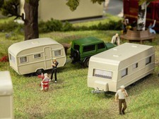 2 caravanes échelle HO 1/87 -