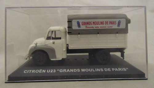 Voiture camionnette - voiture, 1/43