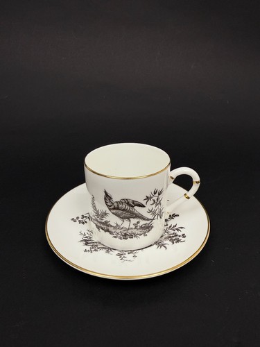 Suite tasses à - de,