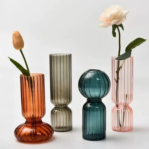 Vase coloré rayé créatif