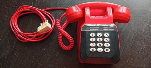 Ancien téléphone rouge - , et