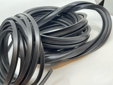 Moulure de pare-brise avant en