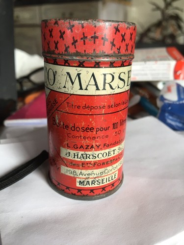 Ancienne petite boîte - , en