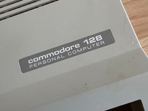 Boîtier commodore 128 - boîtier,