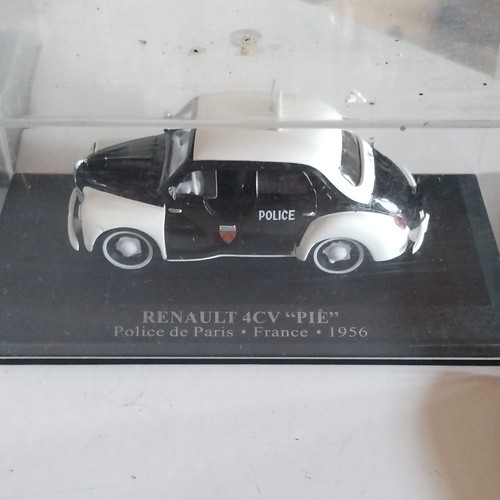 Renault 4cv pie - police, paris