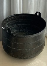 Ancien grand chaudron en