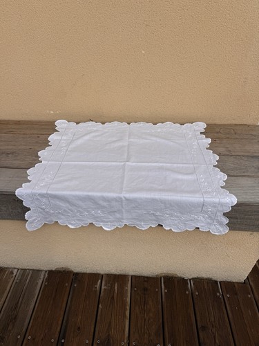Nappe thé brodée jour 70 - brodée,
