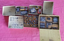 ANCIENNE BOITE AVEC TAMPONS