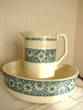 Ensemble de toilette, cuvette et broc ART DECO Modèle  de la marque Longchamp