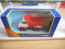Camion agricole Corgi Mercedes Unimog benne fonctionnelle en blanc/rouge dans...