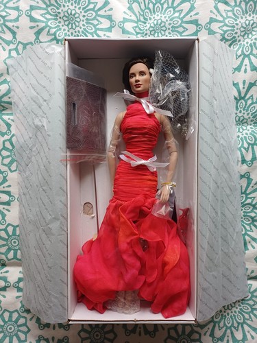 Robert tonner doll angelina - ,