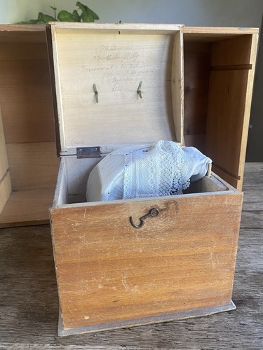 Ancienne boite coiffe en - coiffe,