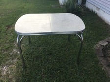 Small MCM 1950'S VINTAGE FORMICA KITCHEN DINING ROOM TABLE NO CHAIRS -NO LEAF