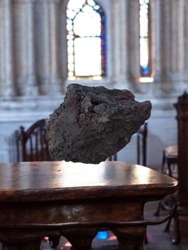 Pierre lave naturelle brute - de,