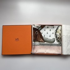 Foulard en soie HERMES Napoléon neuf inutilisé