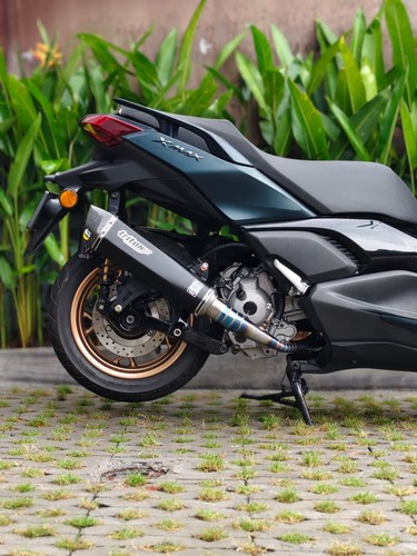 Silencieux noir pour moto