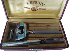 Antique L'ESSOR mechanical razor in its velvet box, vintage collection 