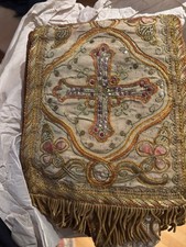 Étole ancienne broderie religieuse XIXe fil d’or croix sertie fleurs à restaurer