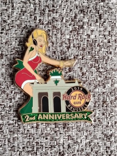 Pin girl hard rock cafe - rock, cafe/