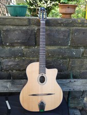 GUITARE JAZZ  MANOUCHE BOUCHE EN O