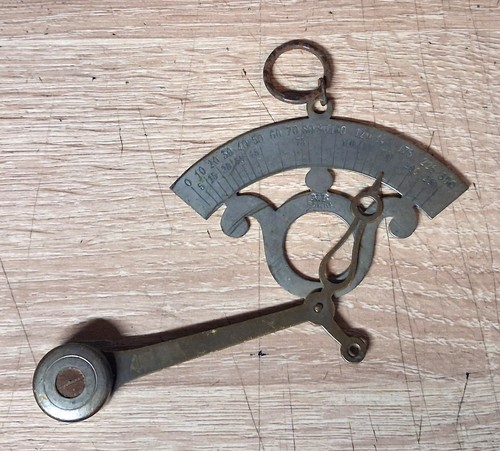 Ancienne petite balance a - petite,