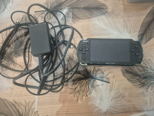 Psp 3000 noire - noire, fonctionnelle