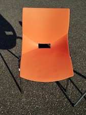 Chaise plastique designer
