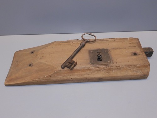 Ancienne serrure bois avec - serrure,