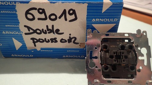 Arnould initia 69019 - 69019,