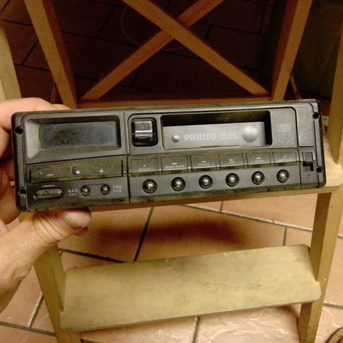 Philips dc242 car stereo - philips,