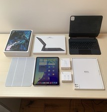 iPad Pro 11" + Magic Keyboard + Smart Folio + Accessories