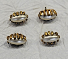 4 ANCIENS BOUTONS COUTURE -