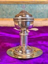 Ciboire Des Malades Et Patène