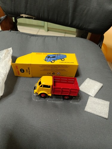 Dinky toys atlas ford - toys,