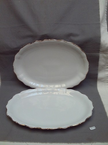 Anciens plats ovales en - plats,