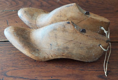 Formes chaussures - à,