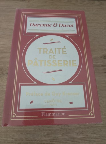 Neuf traité de pâtisserie - neuf,